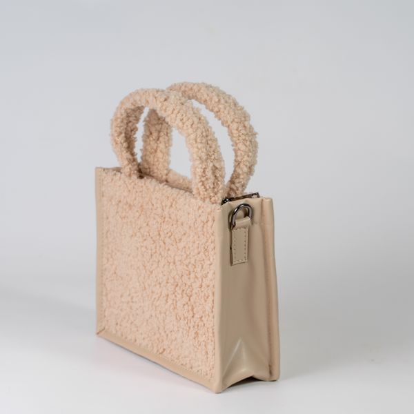 Женская сумка с мехом маленькая бежевая с ручками и ремешком через плечо 38-23/6 38-23/6 фото